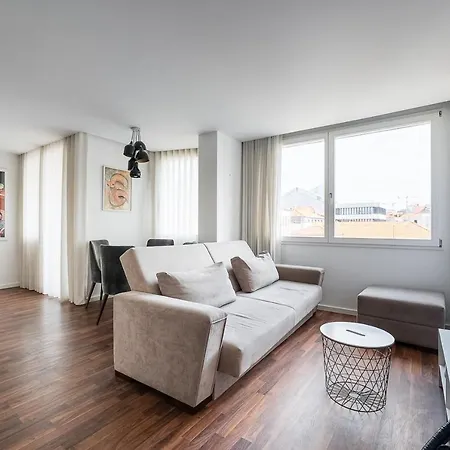 Guestready - Experience Near Aliados